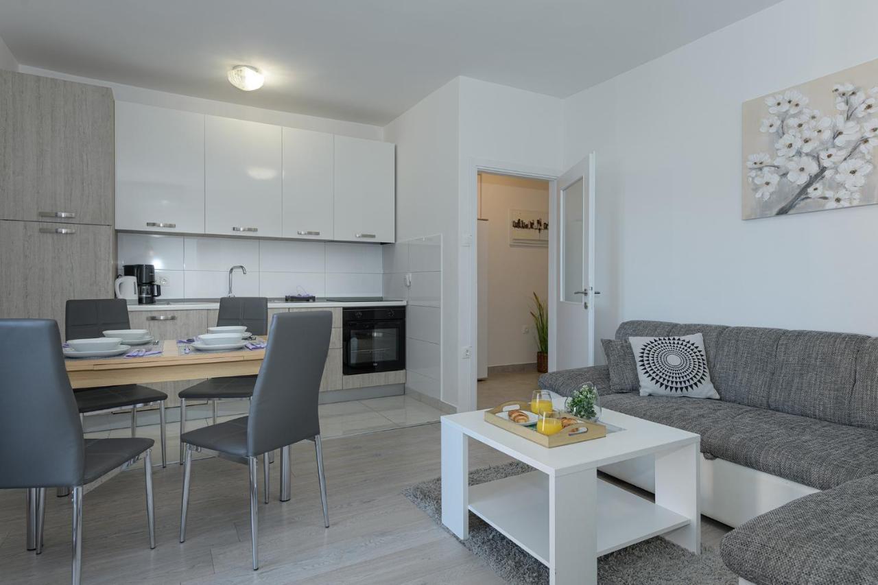 Apartmani Tena セルツェ エクステリア 写真